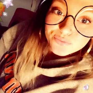 Meet your Posher, Hope